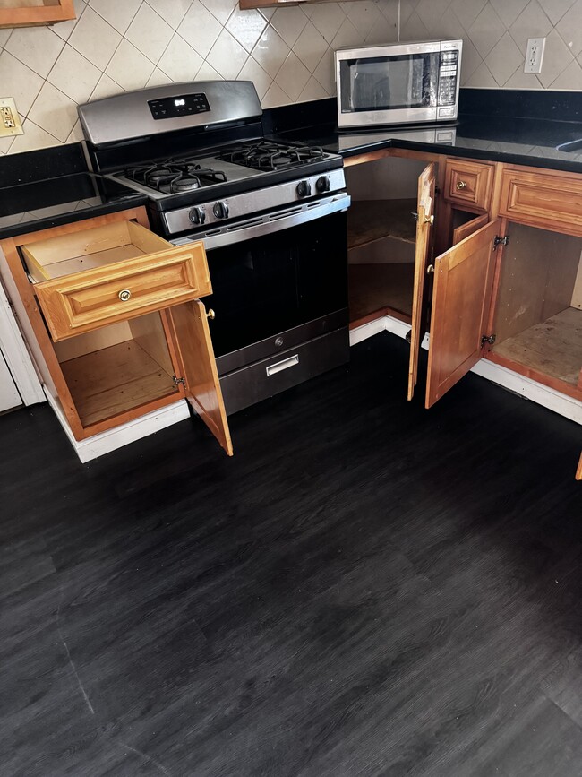 Building Photo - 52 Intervale St