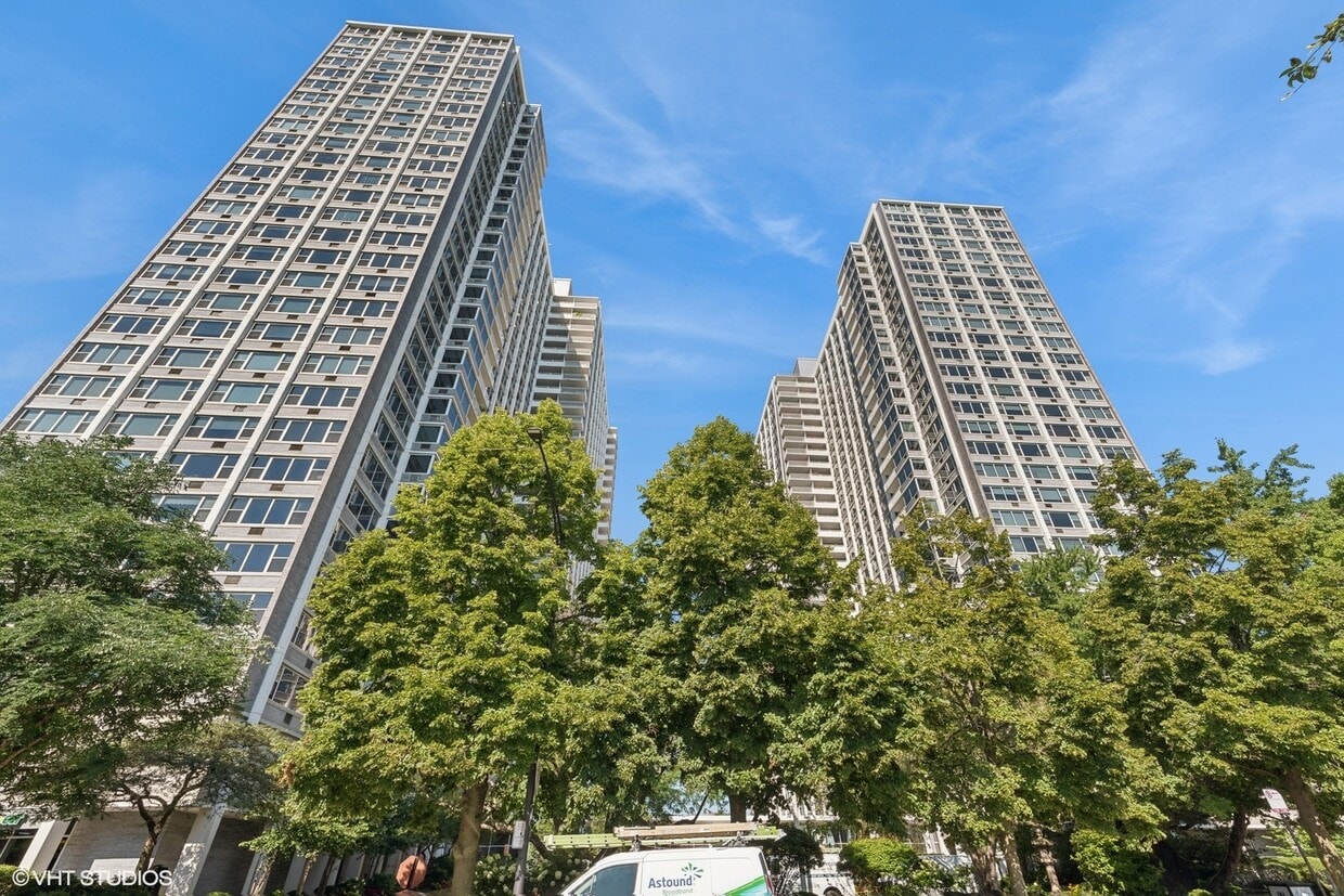 Primary Photo - 4250 N Marine Dr