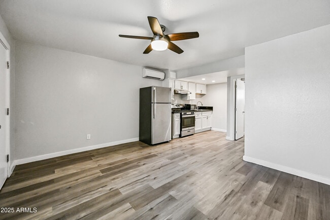 Building Photo - 3025 N 32nd St