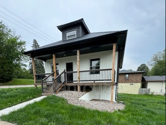 Building Photo - 3196 Windsor Ave