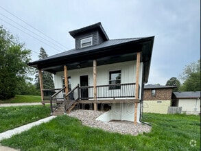 Building Photo - 3196 Windsor Ave