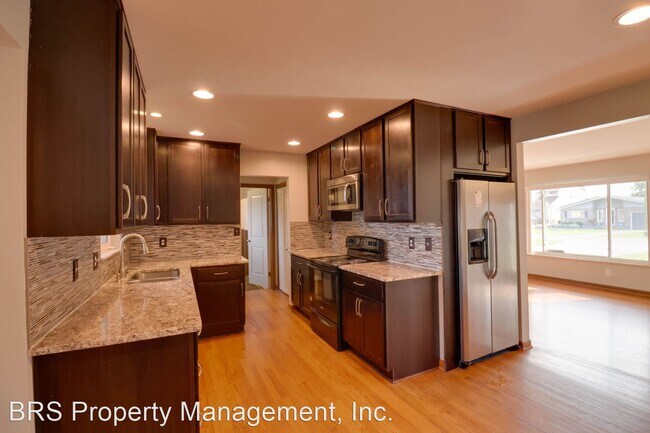 Foto del edificio - 3 br, 2 bath House - 37968 Huron Pointe Dr.