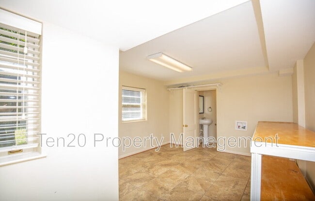 Building Photo - 1514 Hilton Ave