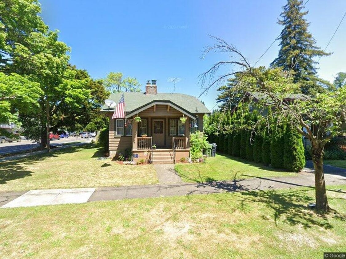 Primary Photo - 3 bedroom, 1 bath Bungalow