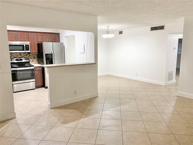 Foto del edificio - 2050 NW 81st Ave