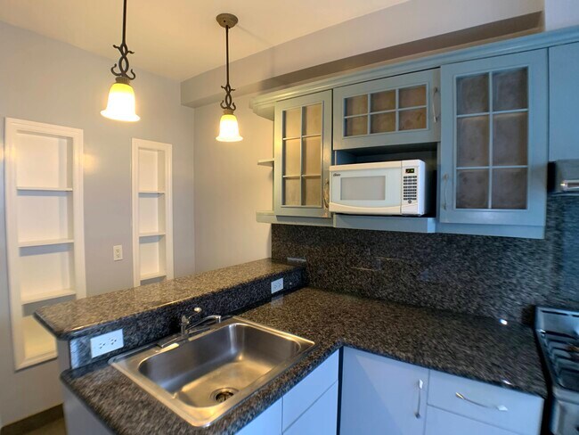 Building Photo - 46 Mulberry St