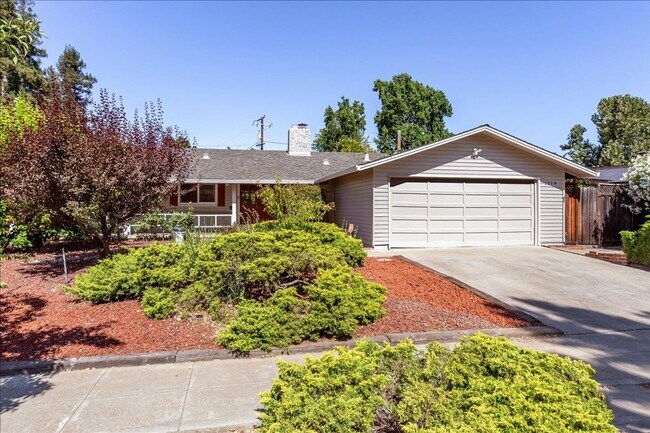 Foto del edificio - Terrific Sunnyvale Home