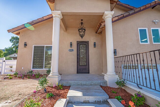 Foto del edificio - Brand New Construction 3-Bedroom Home for Rent in Canyon Country