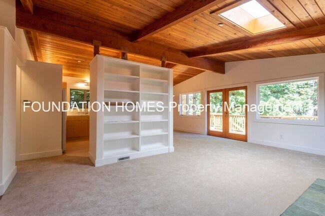 Building Photo - 60 Corte Madera Ave