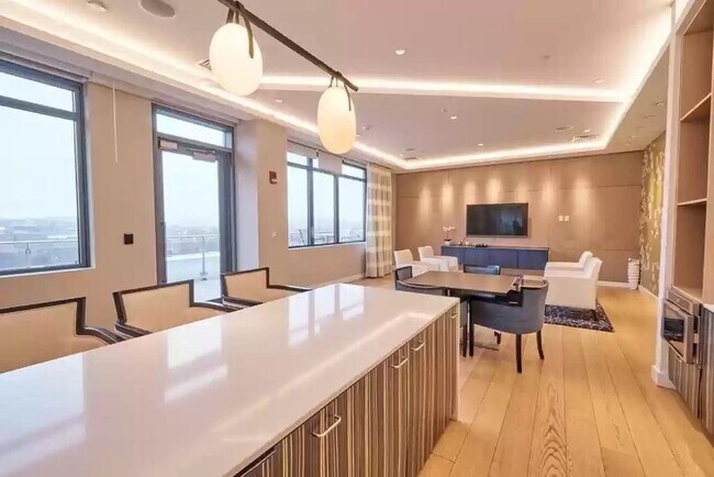 Foto del edificio - 75 Fenwood Rd