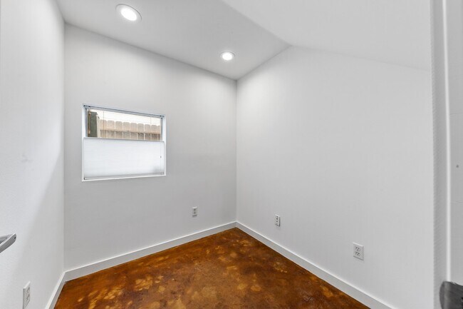 Foto del edificio - 2614 Chenevert St