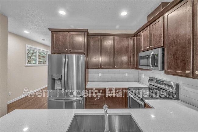 Building Photo - 2736 SE 84th Ave