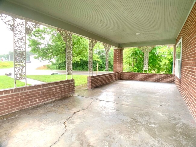 Building Photo - 917 Sinclair Dr