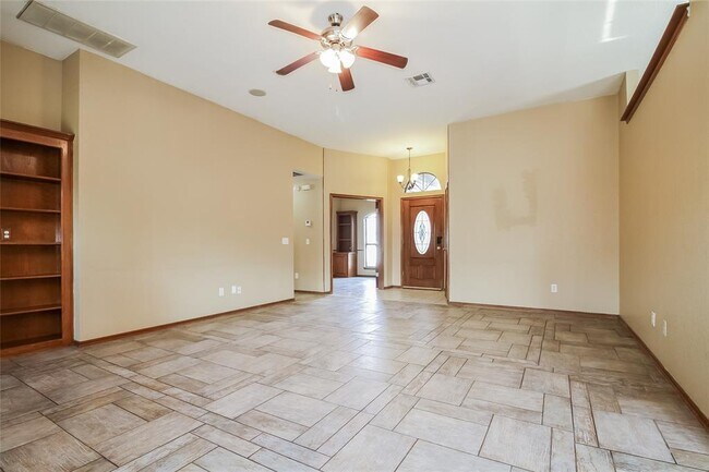 Building Photo - 2213 SW 137th Pl