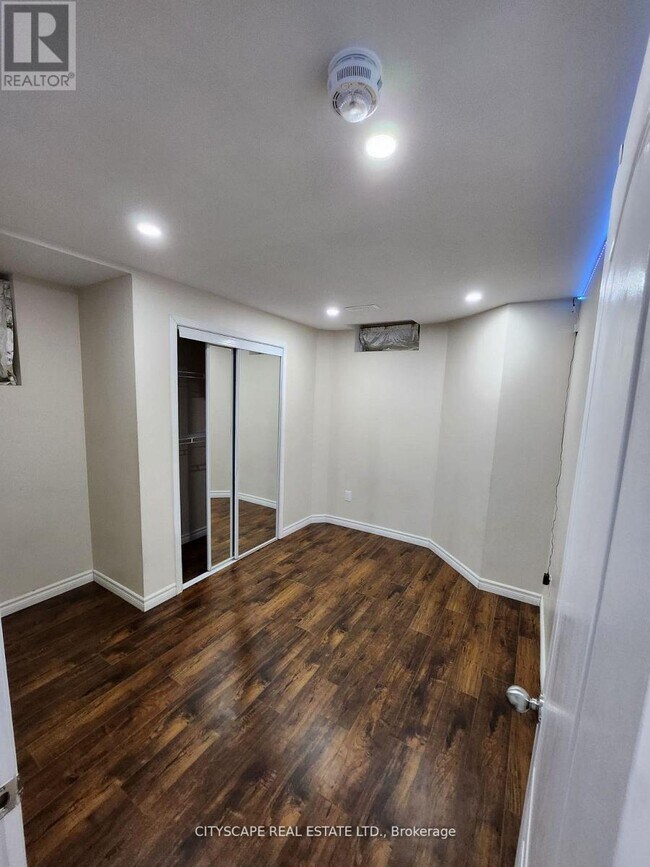 Building Photo - 151 Allegro Dr