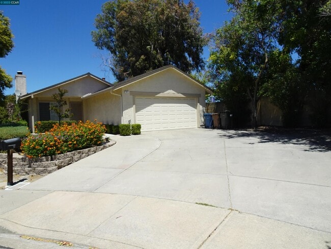 Building Photo - 2 Greensboro Ct