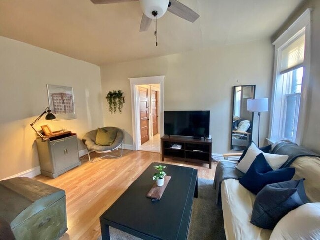 Building Photo - 4424 Oakland Ave