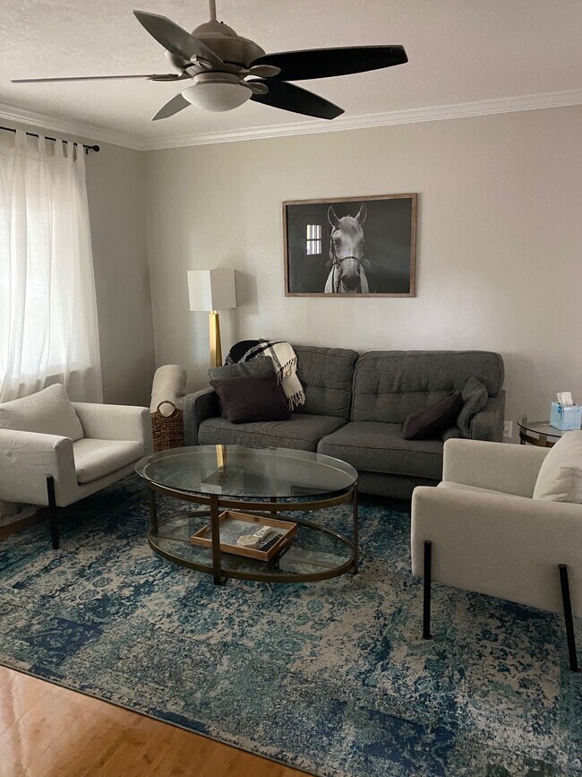 Foto del edificio - 3911 W Bay Court Ave