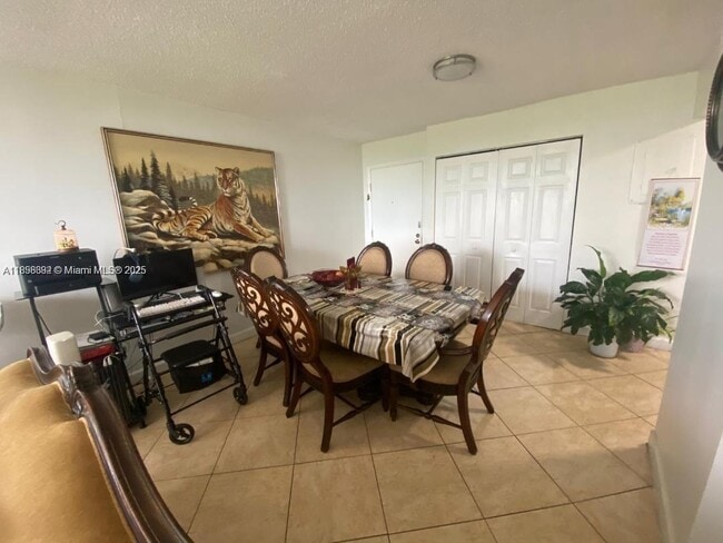 Building Photo - 310 Fontainebleau Blvd