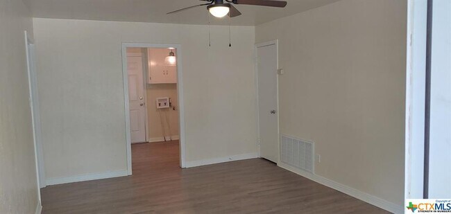 Building Photo - 1402 S 45th St