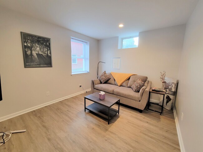 Sala de estar - 1511 E High St