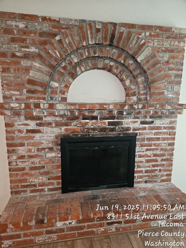 Building Photo - 14734a
