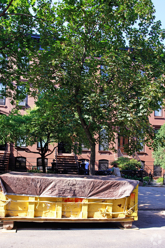 Building Photo - 376 3rd St