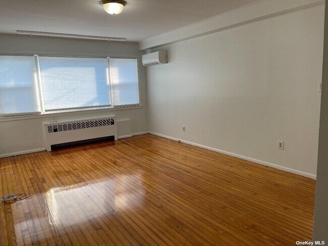 Foto del edificio - 260 E Beech St