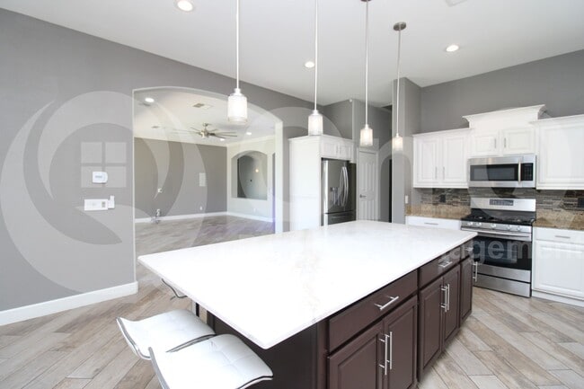 Building Photo - 830 W Cherrywood Dr