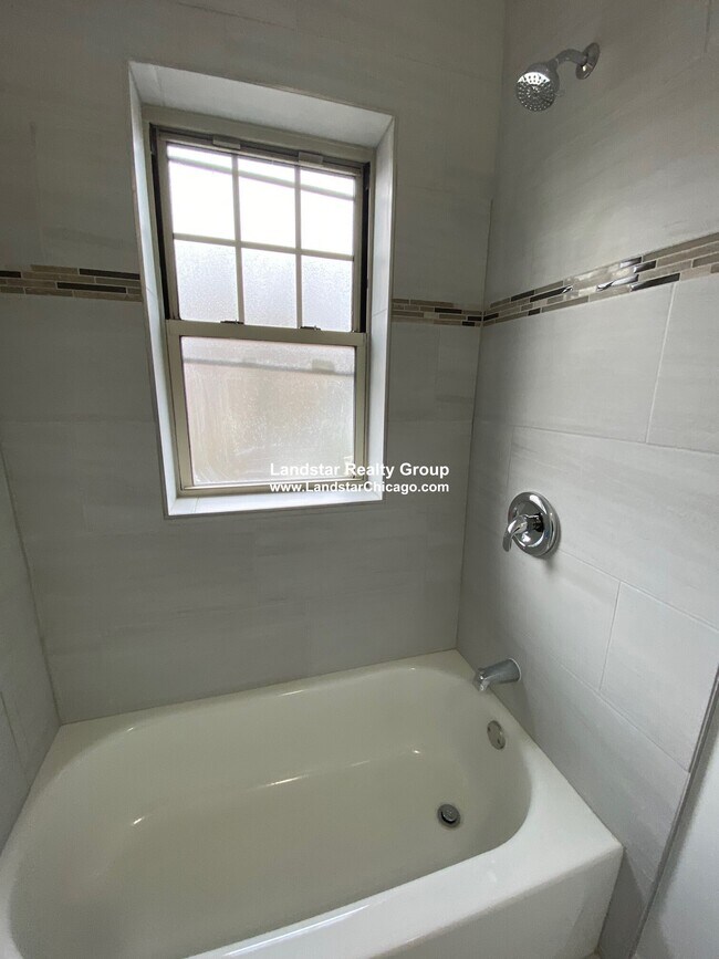 Foto del edificio - 732 Reba Pl