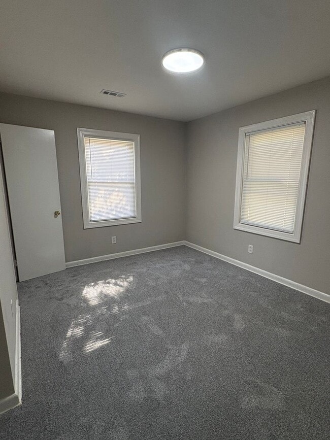 Photo - Spacious 2bedroom House  ($500.00 0ff The ...