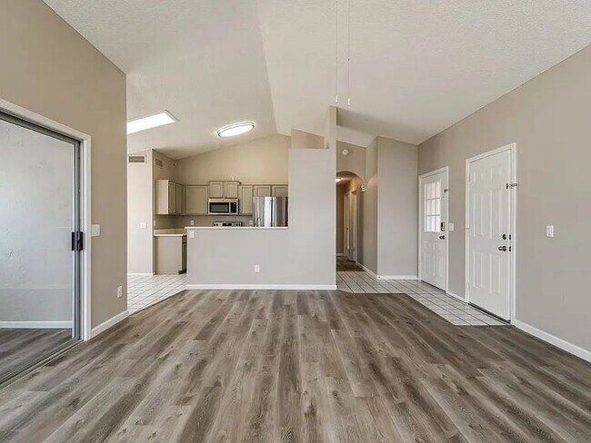 Foto del edificio - 2650 Deacon St