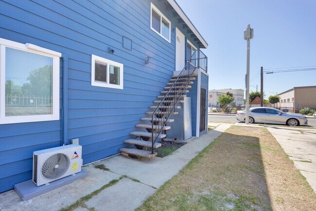 Foto del edificio - 1431 Alamitos Ave