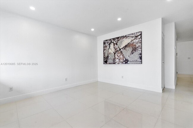 Building Photo - 11465 NW 88th Ct