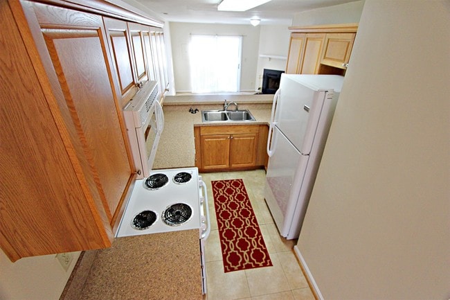 Building Photo - 500 Barberton Dr
