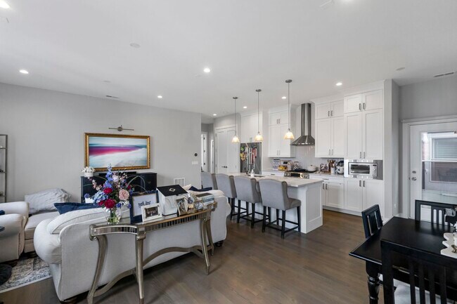 Foto del edificio - 2205 W Medill Ave