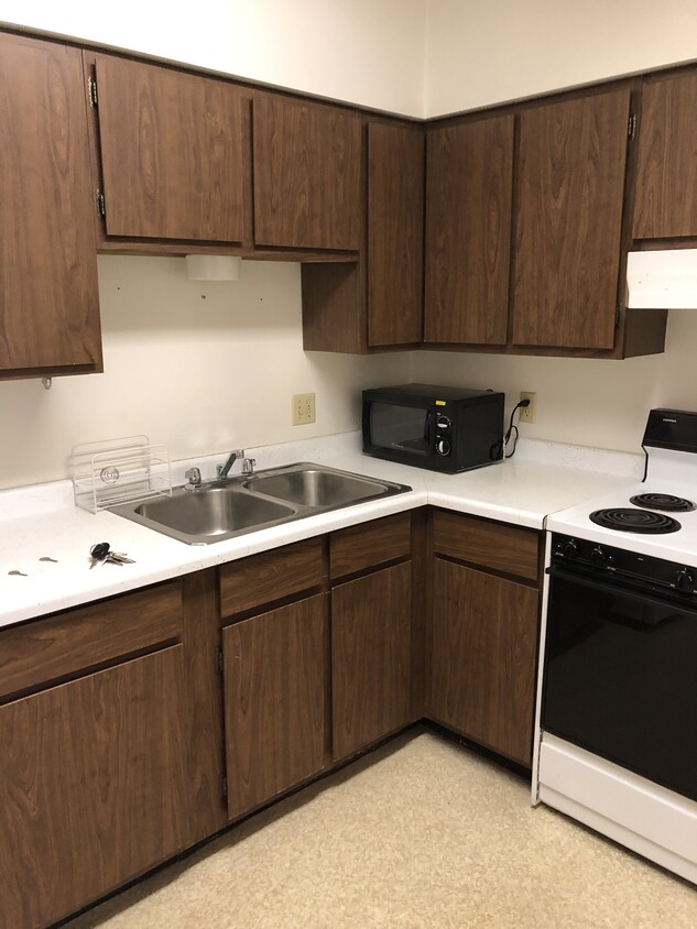 Kitchen - 107 S Hill Top Ave