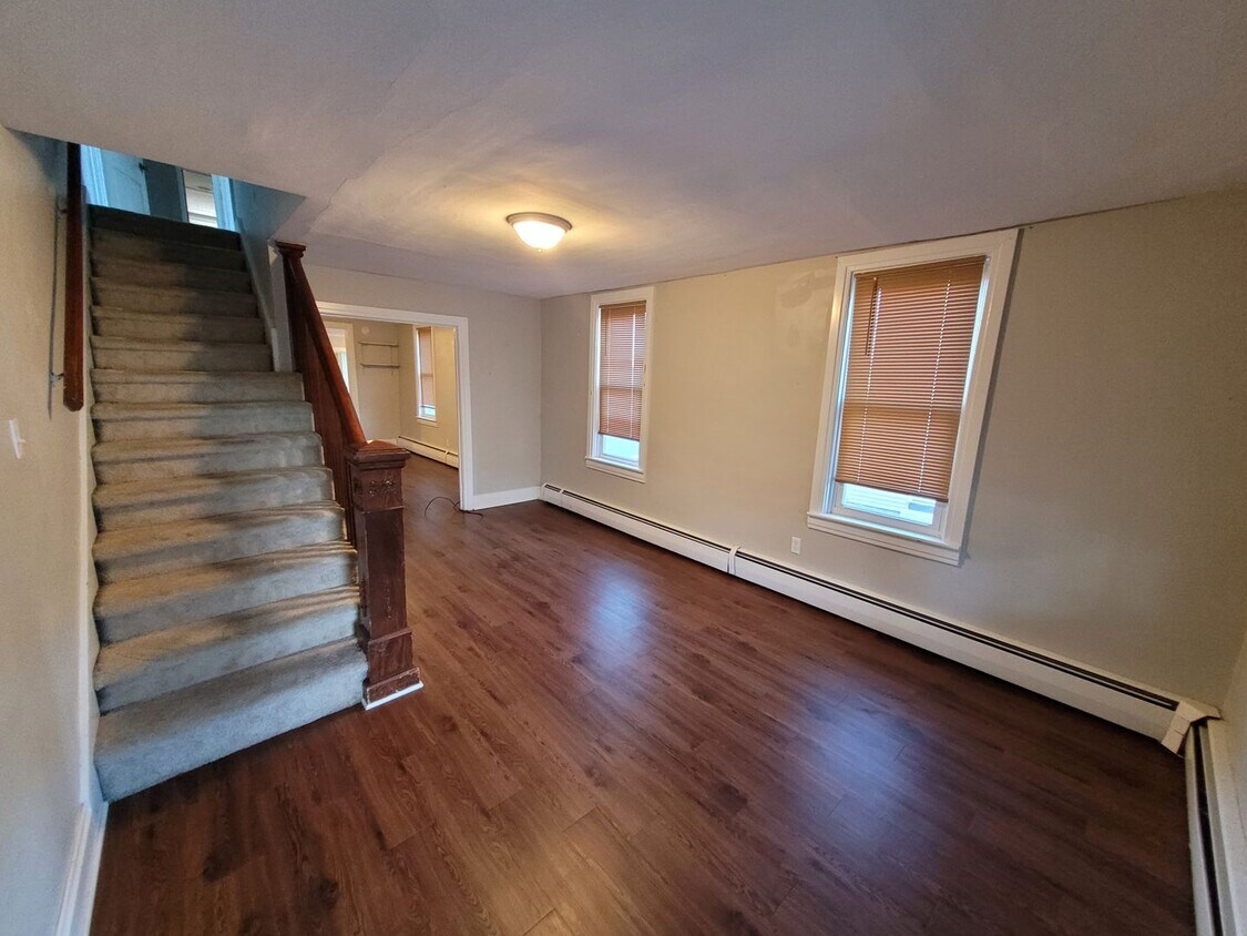 Primary Photo - Cozy Single-family home for rent in Palmyra