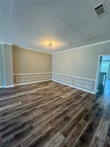 Foto del edificio - 3500 E Park Blvd