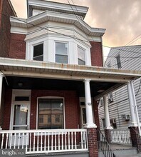 Building Photo - 1067 S Clinton Ave