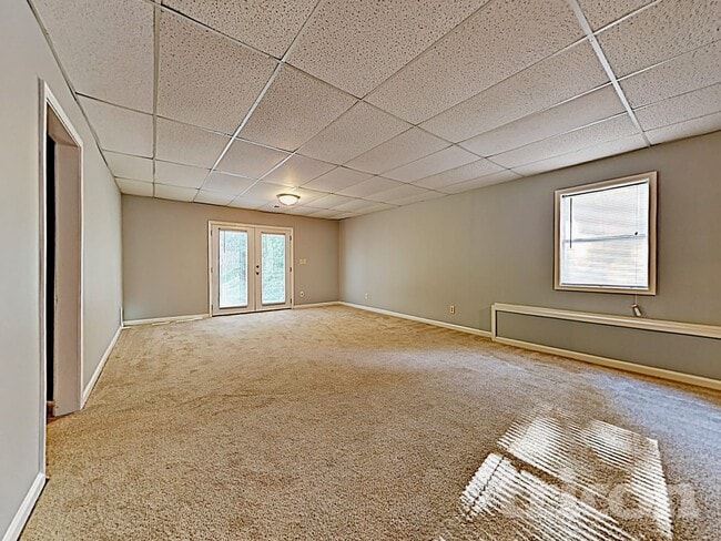 Foto del edificio - 4580 Woodcroft Cove