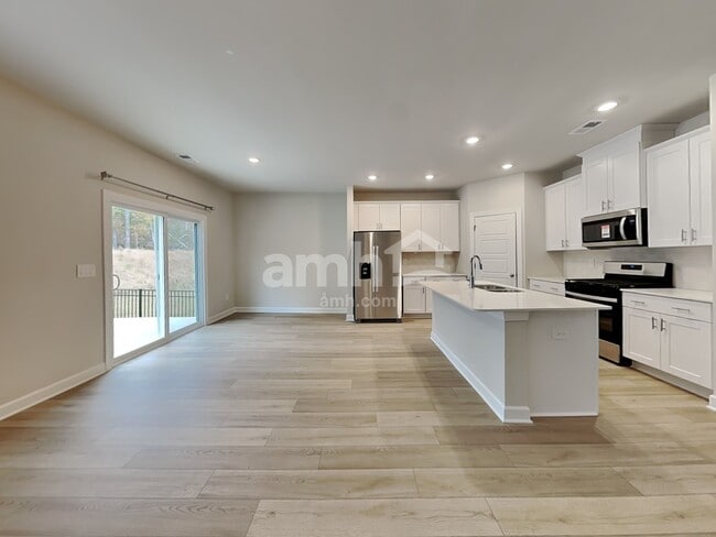 Building Photo - 789 Treeline Rd