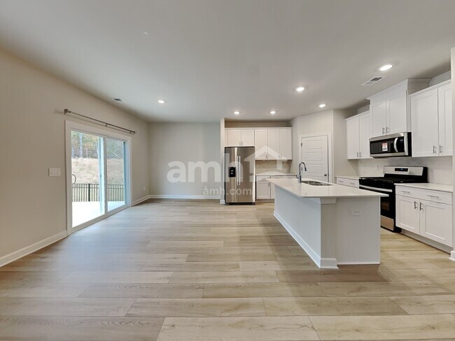 Foto del edificio - 789 Treeline Rd