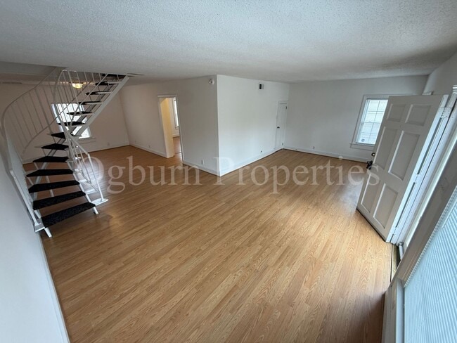 Foto del edificio - Cherokee Ln-4BR/1.5BA-Ardmore HOME!!!