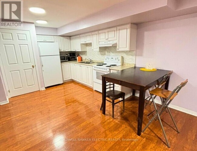 Photo du bâtiment - 1215 Simcoe St S