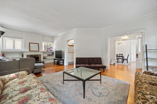 Foto del edificio - 627 Library Pl