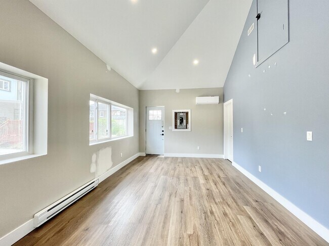 Photo du bâtiment - 111 McAlpine Ave S