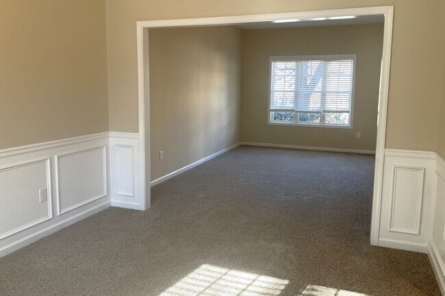 Building Photo - 2500 Freemont St