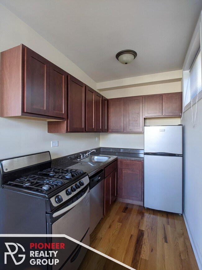 Foto del edificio - 812 W Diversey Pky