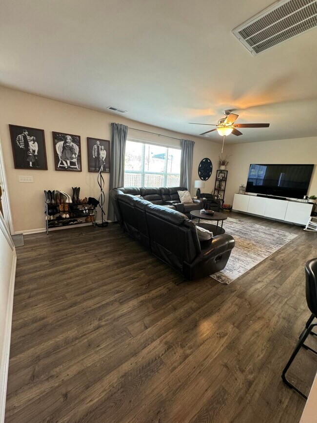 Foto del edificio - 841 Delta Ln